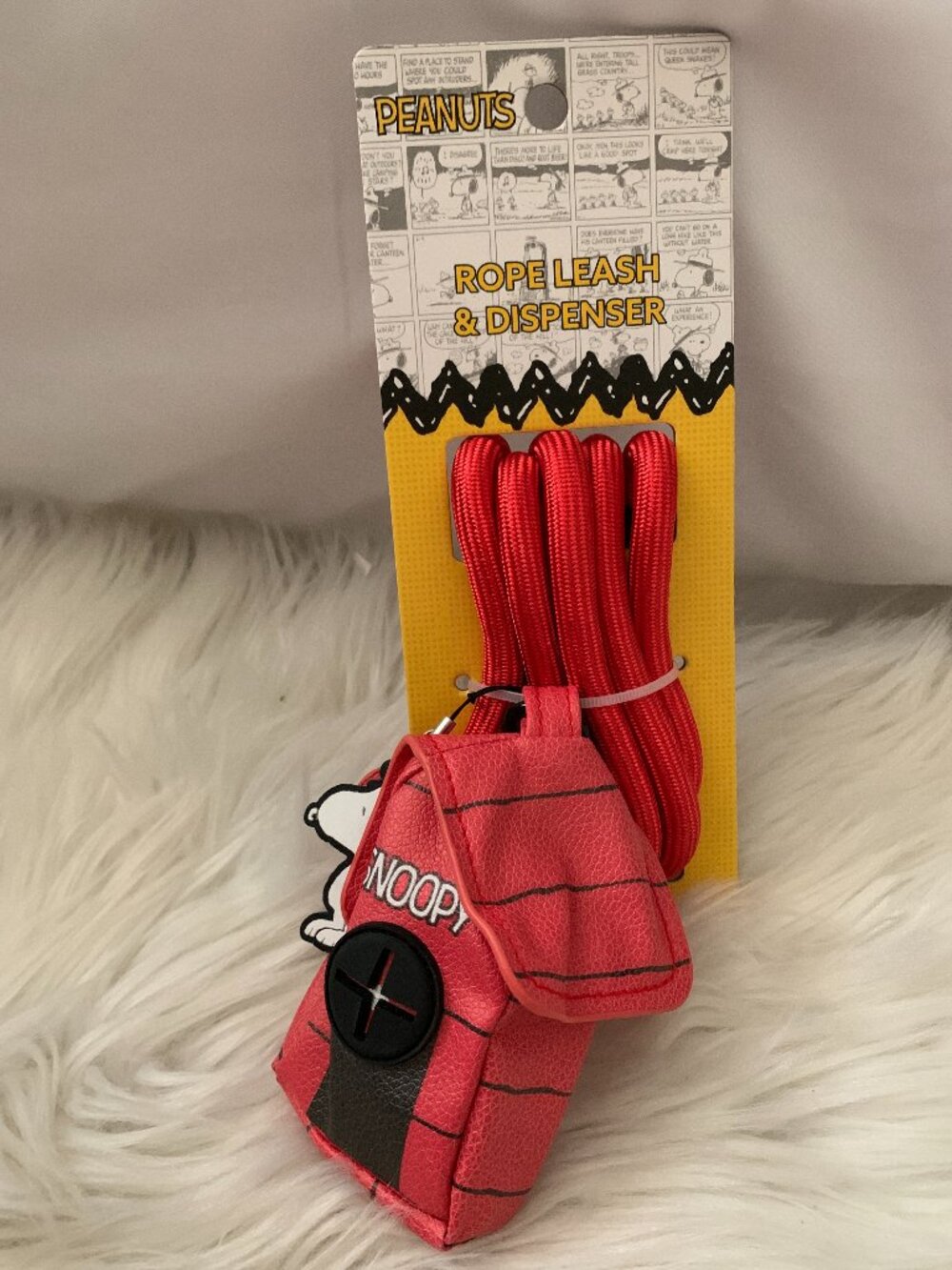 PEANUTS Snoopy Rope Leash & Poop Bag Dispenser in Red